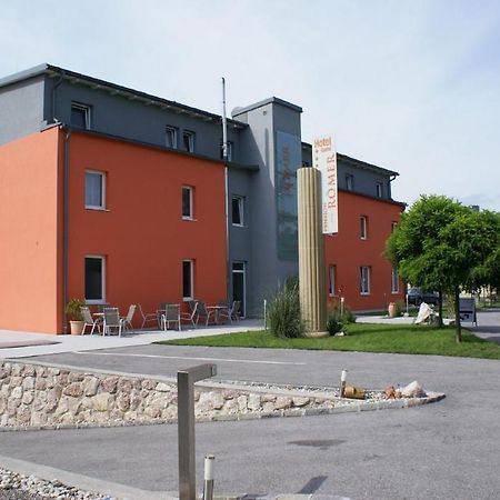 Pension Zum Romer Enns Exterior photo