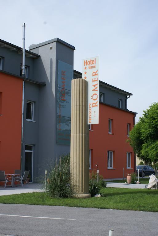 Pension Zum Romer Enns Exterior photo